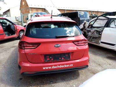 Kia Ceed Sportswagon 1,4 73kW | Vozy na náhradní díly | Autoauto.cz